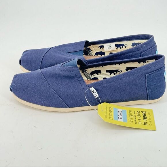 NWT TOMS Womens Classic Canvas Slip-On, Navy  001001B07 - Picture 1 of 5